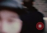Standbild Nixon Gruppe beginnt Bootsfahrt Hangchow China, 1972, aus Sekunde 24 historischem Filmmaterial Videoclip 65675057365