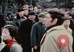 Standbild Nixon Gruppe beginnt Bootsfahrt Hangchow China, 1972, aus Sekunde 32 historischem Filmmaterial Videoclip 65675057365