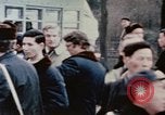 Standbild Nixon Gruppe beginnt Bootsfahrt Hangchow China, 1972, aus Sekunde 36 historischem Filmmaterial Videoclip 65675057365