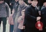 Standbild Nixon Gruppe beginnt Bootsfahrt Hangchow China, 1972, aus Sekunde 49 historischem Filmmaterial Videoclip 65675057365