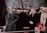 Immagine di Nixon delegazione in fiore parco Fort Hangchow Cina, 1972, secondo 15 filmato di repertorio 65675057366