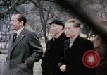 Immagine di Nixon delegazione in fiore parco Fort Hangchow Cina, 1972, secondo 26 filmato di repertorio 65675057366