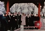 Immagine di Nixon delegazione in fiore parco Fort Hangchow Cina, 1972, secondo 61 filmato di repertorio 65675057366