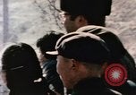 Standbild Nixon an der Großen Mauer China, 1972, aus Sekunde 34 historischem Filmmaterial Videoclip 65675057376