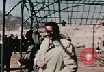 Standbild Nixon an der Großen Mauer China, 1972, aus Sekunde 44 historischem Filmmaterial Videoclip 65675057376