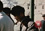 Standbild Nixon an der Großen Mauer China, 1972, aus Sekunde 49 historischem Filmmaterial Videoclip 65675057376
