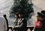 Standbild Nixon an der Großen Mauer China, 1972, aus Sekunde 57 historischem Filmmaterial Videoclip 65675057376