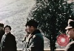 Standbild Nixon an der Großen Mauer China, 1972, aus Sekunde 59 historischem Filmmaterial Videoclip 65675057376