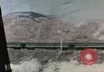 Immagine di Nixon esamina sculture in pietra Pechino Cina, 1972, secondo 5 filmato di repertorio 65675057377