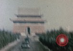 Immagine di Nixon esamina sculture in pietra Pechino Cina, 1972, secondo 26 filmato di repertorio 65675057377
