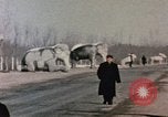 Immagine di Nixon esamina sculture in pietra Pechino Cina, 1972, secondo 53 filmato di repertorio 65675057377