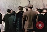 Immagine di Nixon esamina sculture in pietra Pechino Cina, 1972, secondo 62 filmato di repertorio 65675057377