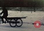 Immagine di Nixon per il giro della Papamobile a piazza Tiananmen Pechino Cina, 1972, secondo 1 filmato di repertorio 65675057383