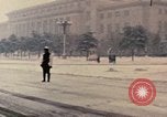 Immagine di Nixon per il giro della Papamobile a piazza Tiananmen Pechino Cina, 1972, secondo 51 filmato di repertorio 65675057383