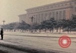 Immagine di Nixon per il giro della Papamobile a piazza Tiananmen Pechino Cina, 1972, secondo 53 filmato di repertorio 65675057383