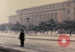 Immagine di Nixon per il giro della Papamobile a piazza Tiananmen Pechino Cina, 1972, secondo 54 filmato di repertorio 65675057383