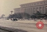 Immagine di Nixon per il giro della Papamobile a piazza Tiananmen Pechino Cina, 1972, secondo 57 filmato di repertorio 65675057383