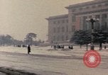 Immagine di Nixon per il giro della Papamobile a piazza Tiananmen Pechino Cina, 1972, secondo 61 filmato di repertorio 65675057383