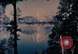 Immagine di Nixon aide presso il lago Jackson United States USA, 1971, secondo 18 filmato di repertorio 65675057396