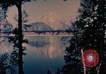 Immagine di Nixon aide presso il lago Jackson United States USA, 1971, secondo 19 filmato di repertorio 65675057396