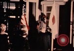 Standbild Nixon mit Hirohito Anchorage Alaska USA, 1971, aus Sekunde 25 historischem Filmmaterial Videoclip 65675057407