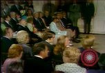 Immagine di Gerald Ford prestato giuramento come Presidente Washington DC USA, 1974, secondo 15 filmato di repertorio 65675057482