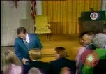 Immagine di Gerald Ford prestato giuramento come Presidente Washington DC USA, 1974, secondo 27 filmato di repertorio 65675057482