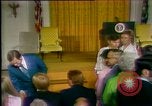 Immagine di Gerald Ford prestato giuramento come Presidente Washington DC USA, 1974, secondo 28 filmato di repertorio 65675057482