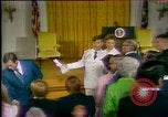 Immagine di Gerald Ford prestato giuramento come Presidente Washington DC USA, 1974, secondo 29 filmato di repertorio 65675057482