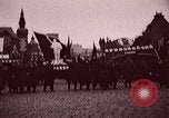 Standbild Bürger Parade Russland Sowjetunion, 1937, aus Sekunde 4 historischem Filmmaterial Videoclip 65675057502
