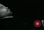 Standbild Wladimir Iljitsch Lenin Grab Moskau Russland Sowjetunion, 1972, aus Sekunde 5 historischem Filmmaterial Videoclip 65675057504