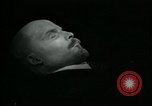 Standbild Wladimir Iljitsch Lenin Grab Moskau Russland Sowjetunion, 1972, aus Sekunde 7 historischem Filmmaterial Videoclip 65675057504