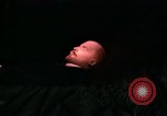 Standbild Wladimir Iljitsch Lenin Grab Moskau Russland Sowjetunion, 1972, aus Sekunde 58 historischem Filmmaterial Videoclip 65675057504