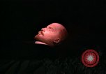 Standbild Wladimir Iljitsch Lenin Grab Moskau Russland Sowjetunion, 1972, aus Sekunde 60 historischem Filmmaterial Videoclip 65675057504