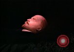 Standbild Wladimir Iljitsch Lenin Grab Moskau Russland Sowjetunion, 1972, aus Sekunde 61 historischem Filmmaterial Videoclip 65675057504