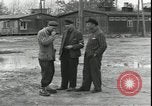 Standbild amerikanische Soldaten Linz Österreich, 1945, aus Sekunde 3 historischem Filmmaterial Videoclip 65675057509