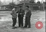 Standbild amerikanische Soldaten Linz Österreich, 1945, aus Sekunde 11 historischem Filmmaterial Videoclip 65675057509