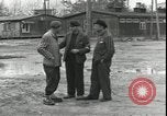 Standbild amerikanische Soldaten Linz Österreich, 1945, aus Sekunde 14 historischem Filmmaterial Videoclip 65675057509