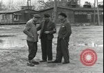 Standbild amerikanische Soldaten Linz Österreich, 1945, aus Sekunde 16 historischem Filmmaterial Videoclip 65675057509