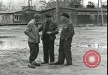 Standbild amerikanische Soldaten Linz Österreich, 1945, aus Sekunde 18 historischem Filmmaterial Videoclip 65675057509