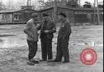 Standbild amerikanische Soldaten Linz Österreich, 1945, aus Sekunde 20 historischem Filmmaterial Videoclip 65675057509