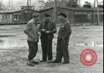 Standbild amerikanische Soldaten Linz Österreich, 1945, aus Sekunde 27 historischem Filmmaterial Videoclip 65675057509