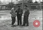 Standbild amerikanische Soldaten Linz Österreich, 1945, aus Sekunde 32 historischem Filmmaterial Videoclip 65675057509