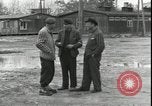 Standbild amerikanische Soldaten Linz Österreich, 1945, aus Sekunde 38 historischem Filmmaterial Videoclip 65675057509