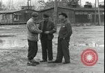Standbild amerikanische Soldaten Linz Österreich, 1945, aus Sekunde 41 historischem Filmmaterial Videoclip 65675057509