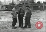 Standbild amerikanische Soldaten Linz Österreich, 1945, aus Sekunde 46 historischem Filmmaterial Videoclip 65675057509