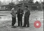 Standbild amerikanische Soldaten Linz Österreich, 1945, aus Sekunde 47 historischem Filmmaterial Videoclip 65675057509