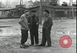 Standbild amerikanische Soldaten Linz Österreich, 1945, aus Sekunde 51 historischem Filmmaterial Videoclip 65675057509