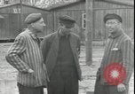 Standbild amerikanische Soldaten Linz Österreich, 1945, aus Sekunde 53 historischem Filmmaterial Videoclip 65675057509