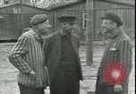 Standbild amerikanische Soldaten Linz Österreich, 1945, aus Sekunde 56 historischem Filmmaterial Videoclip 65675057509